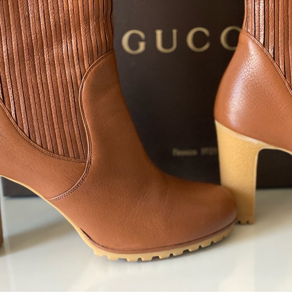Authentic Gucci brown Ankle Boots - Picture 9 of 12